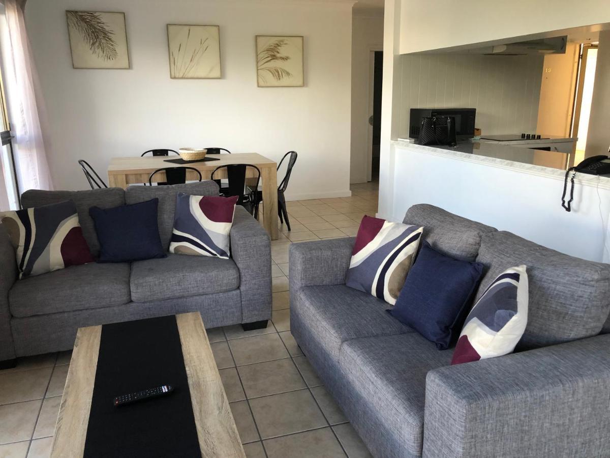 Coral Towers Holiday Suites Cairns Zewnętrze zdjęcie