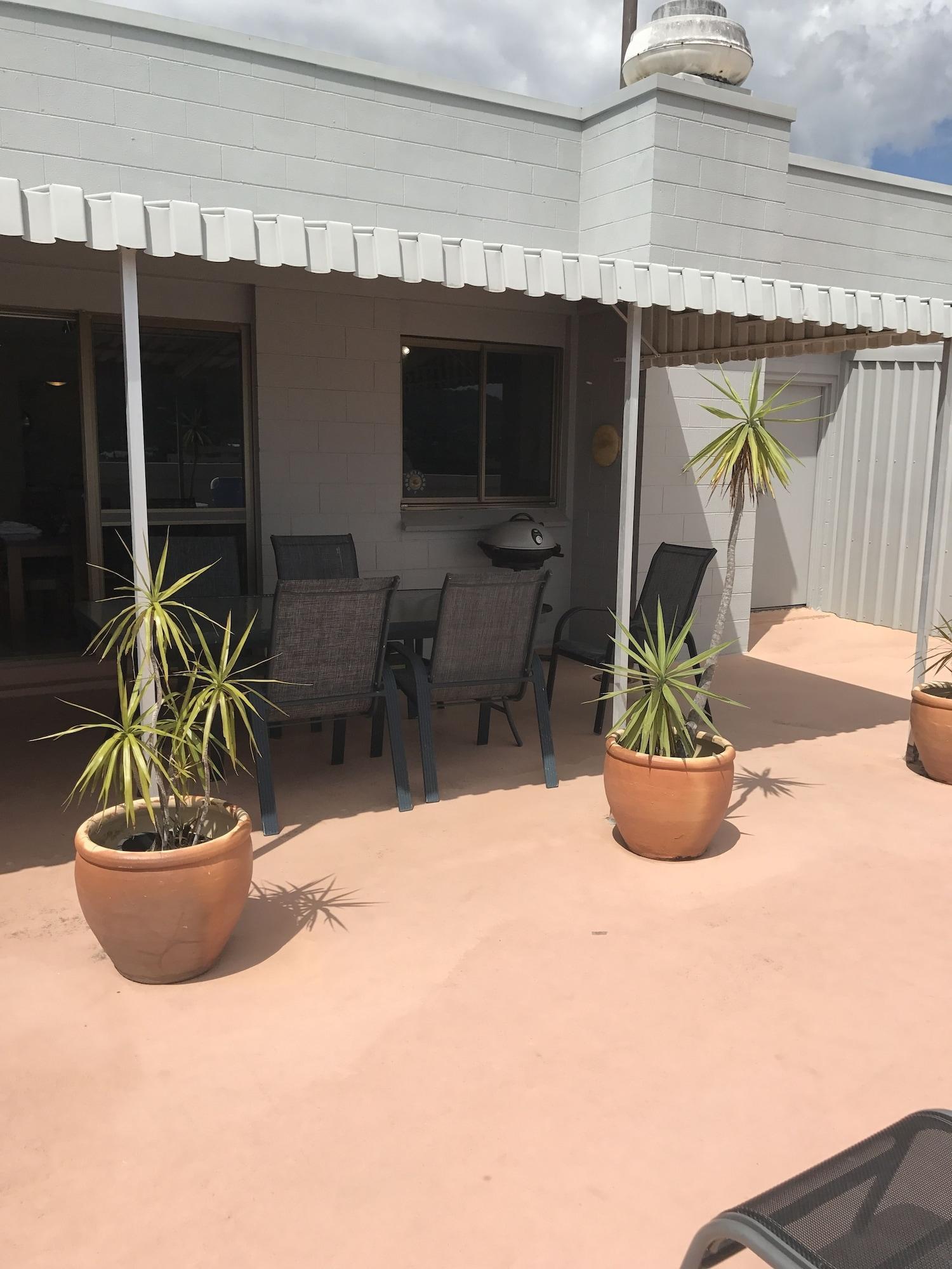 Coral Towers Holiday Suites Cairns Zewnętrze zdjęcie