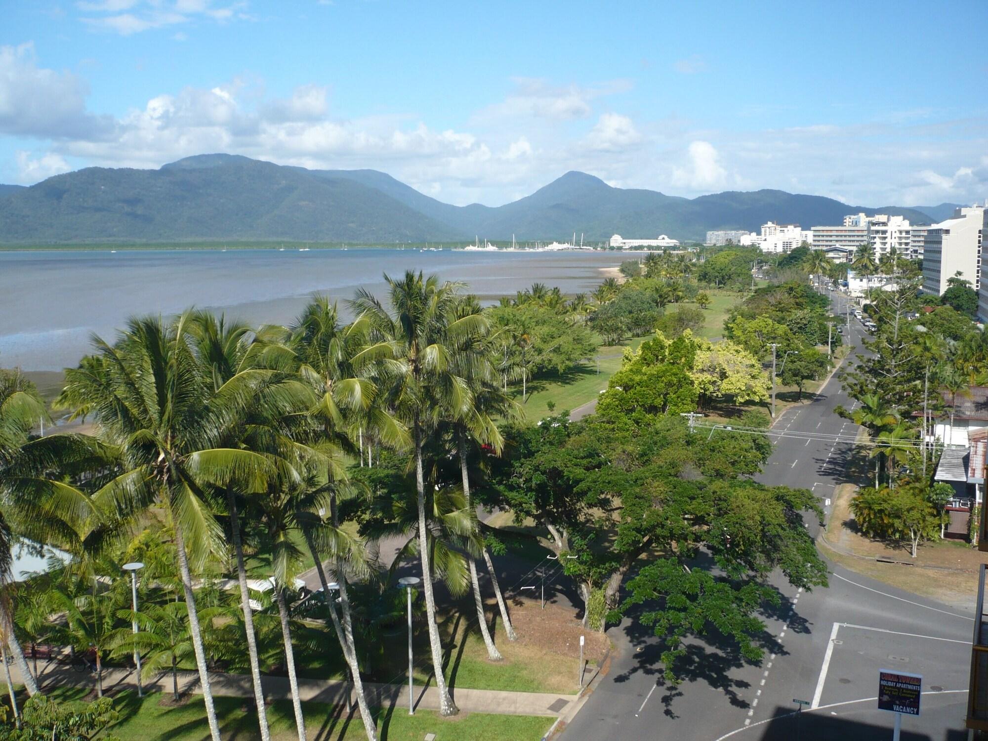Coral Towers Holiday Suites Cairns Zewnętrze zdjęcie