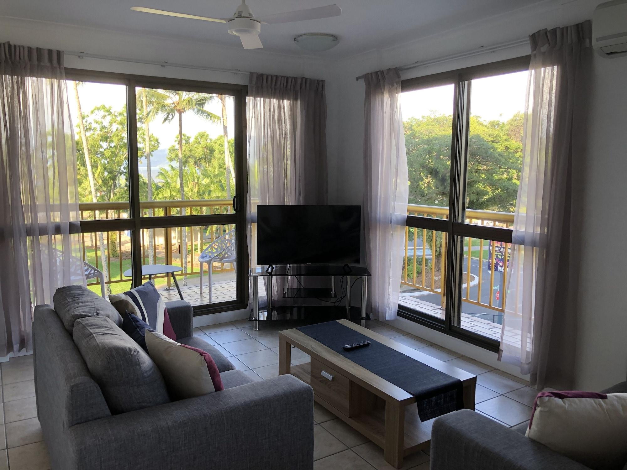 Coral Towers Holiday Suites Cairns Zewnętrze zdjęcie