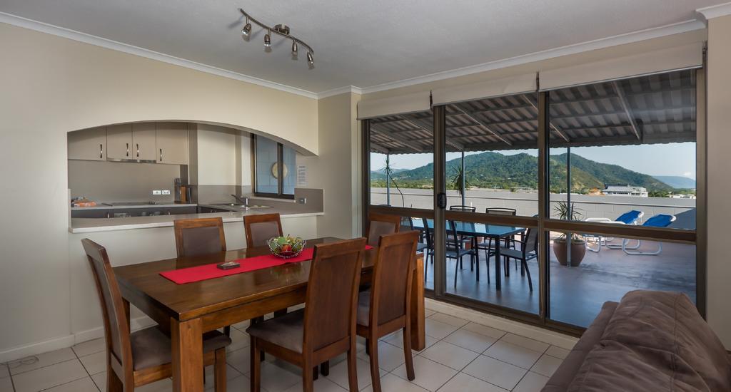 Coral Towers Holiday Suites Cairns Zewnętrze zdjęcie